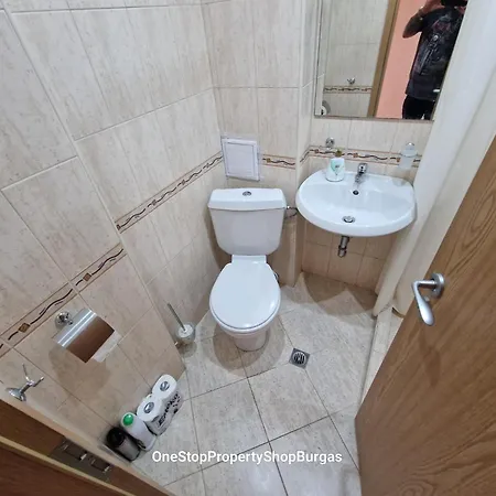 Village 1-bed Seaview *